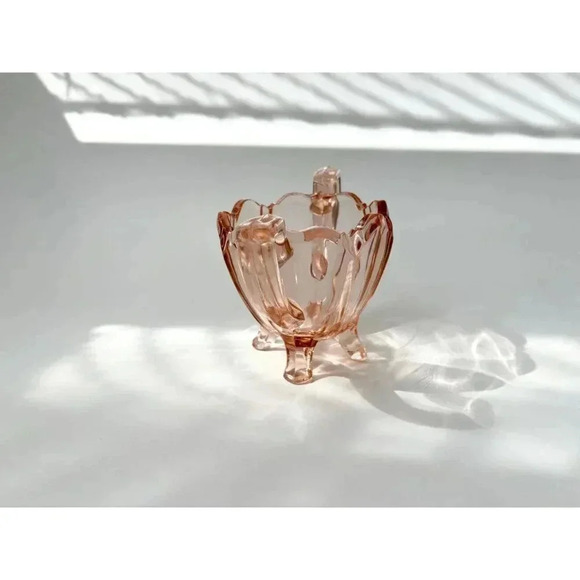 Pink Indiana Glass Depression Style Scalloped Footed Vintage Creamer Dish | Cup - Picture 6 of 9